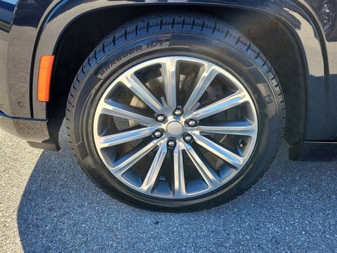 Used 2023 Jeep Grand Wagoneer 4WD w/ Flexible Seating Group image 8