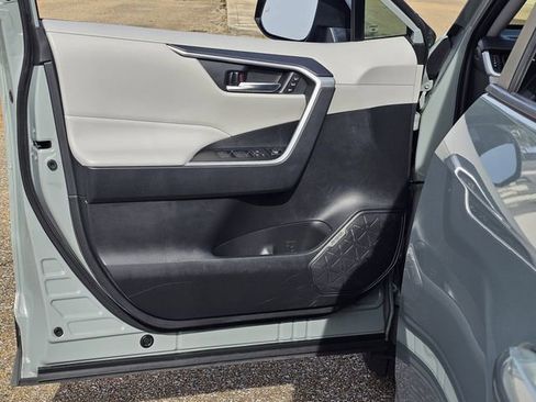 Used 2023 Toyota RAV4 XLE Premium image 14