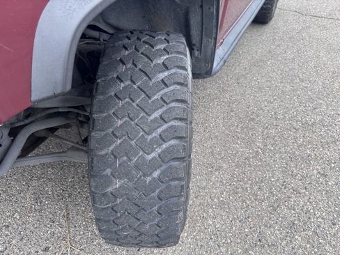 Used 2004 HUMMER H2 w/ Preferred Equipment Group image 49