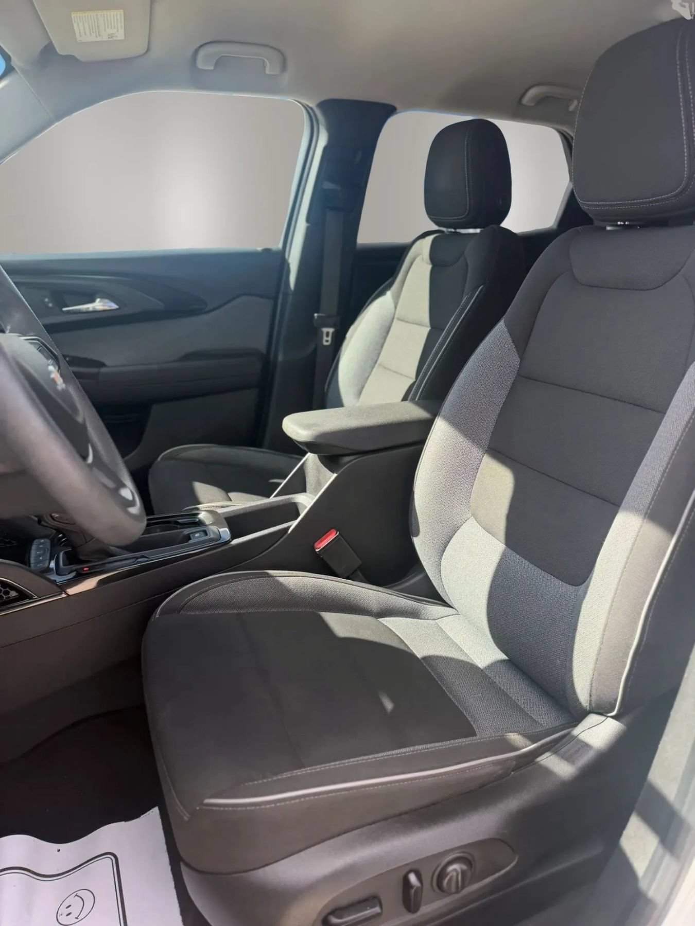 Used 2021 Chevrolet TrailBlazer LT w/ Convenience Package FWD image 11