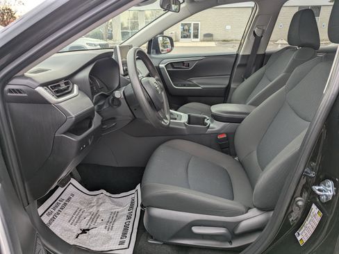 Used 2025 Toyota RAV4 LE image 13