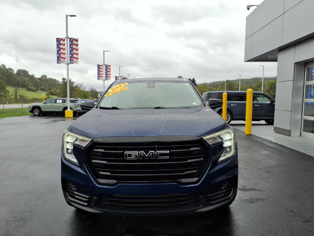 Used 2023 GMC Terrain SLE w/ Driver Convenience Package AWD/4WD image 3