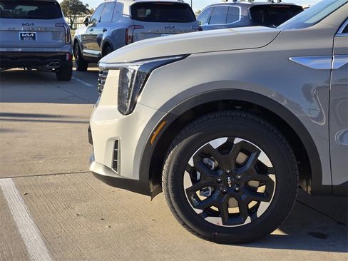 New 2026 Kia Sorento S image 5