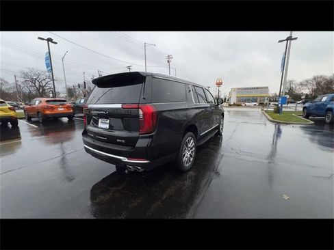 Certified 2025 GMC Yukon XL Denali image 8