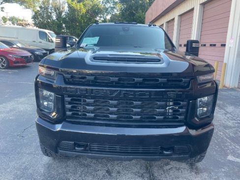 Used 2021 Chevrolet Silverado 2500 Custom w/ Custom Value Package AWD/4WD image 2