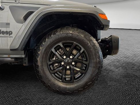 Used 2023 Jeep Gladiator Sport AWD/4WD image 11