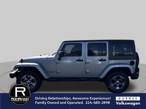 Used 2017 Jeep Wrangler Unlimited Sahara w/ Connectivity Group AWD/4WD image 6