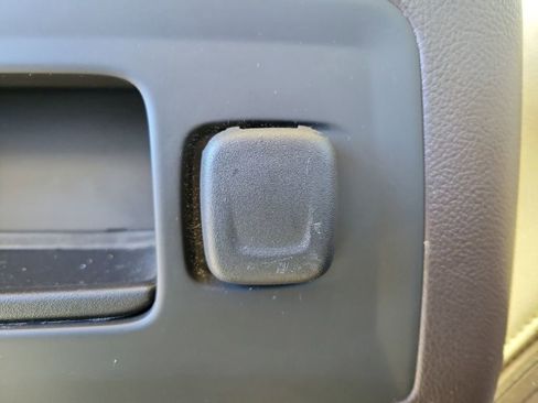 Used 2017 GMC Sierra 1500 SLT w/ SLT Premium Package image 15