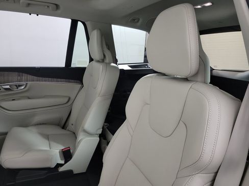 Certified 2024 Volvo XC90 T8 Ultimate w/ Protection Package Premier AWD/4WD image 15