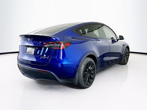 Used 2021 Tesla Model Y Long Range AWD/4WD image 9