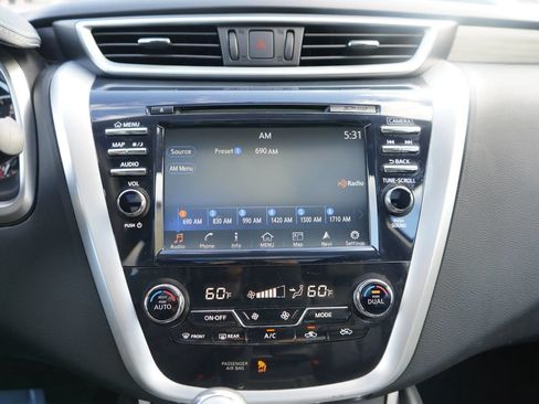 Used 2017 Nissan Murano Platinum w/ Platinum Technology Package FWD image 11