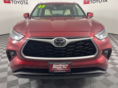 Certified 2023 Toyota Highlander XLE image 21