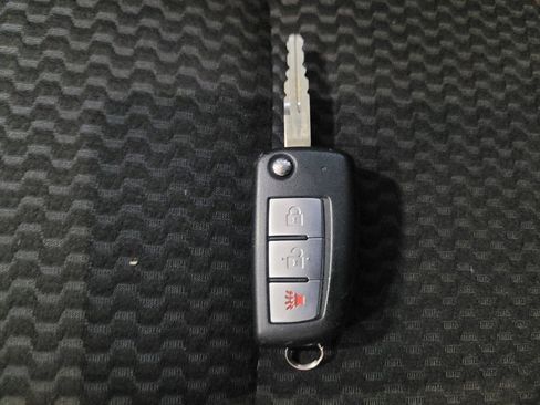 Used 2018 Nissan Rogue Sport S AWD/4WD image 32