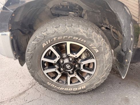 Used 2015 Toyota Tundra SR5 w/ TRD Off Road Package AWD/4WD image 35