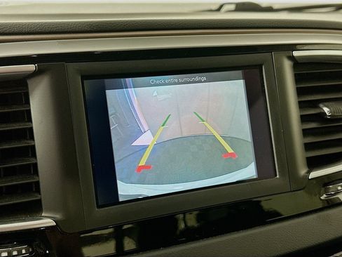 Used 2018 Chrysler Pacifica LX FWD image 14