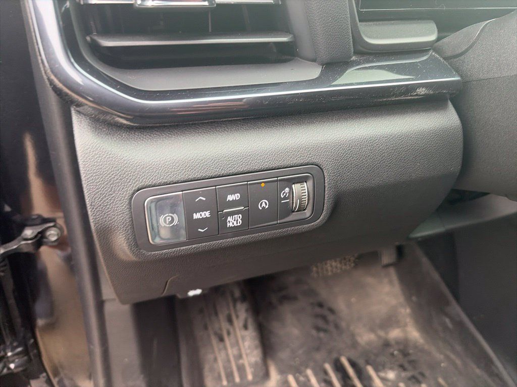 Used 2026 GMC Terrain AT4 w/ Convenience Package III AWD/4WD image 20