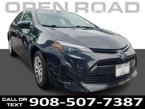 Used 2018 Toyota Corolla LE w/ Carpet Mat Package (TMS) FWD image 1
