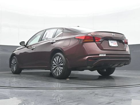 Used 2024 Nissan Altima 2.5 SV AWD/4WD image 28