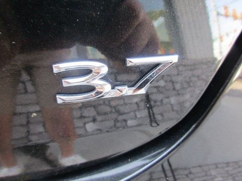 Used 2013 Lincoln MKZ FWD image 8