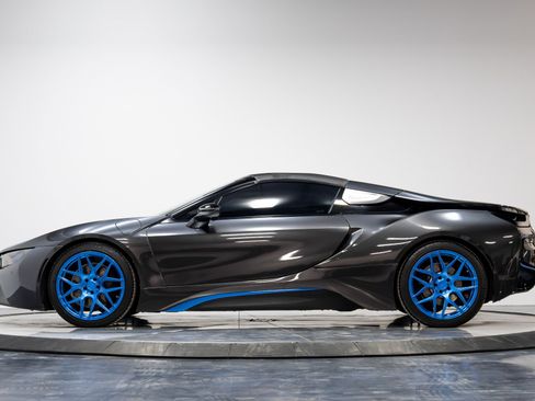 Used 2019 BMW i8 Roadster image 27