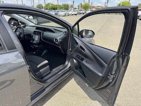 Used 2021 Toyota Prius Prime LE FWD image 14