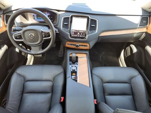 Certified 2025 Volvo XC90 B6 Core w/ Protection Package Premier AWD/4WD image 11