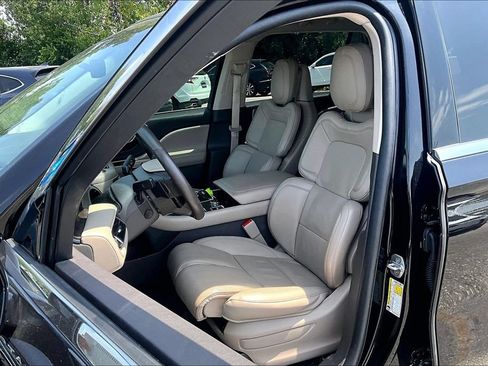 Used 2021 Lincoln Aviator Reserve w/ Equipment Group 208A AWD/4WD image 32