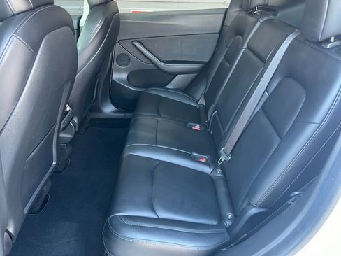 Used 2021 Tesla Model Y Long Range AWD/4WD image 11
