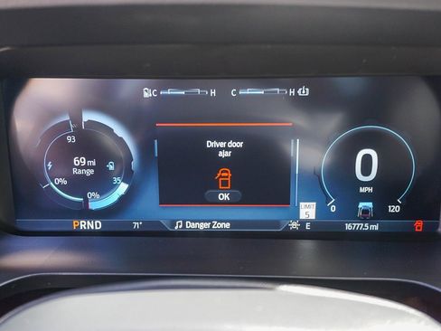 Used 2022 Ford F150 Lightning Lariat image 21