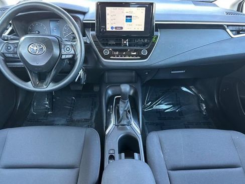 Used 2025 Toyota Corolla LE image 17