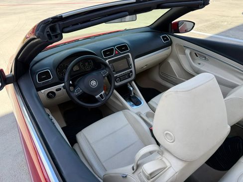 Used 2012 Volkswagen Eos Komfort FWD image 16