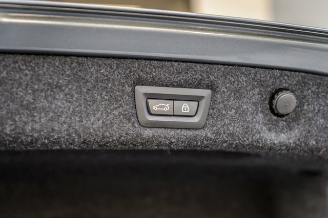 Used 2021 BMW 530i RWD image 12