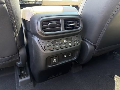 Used 2026 Honda Pilot Elite image 38