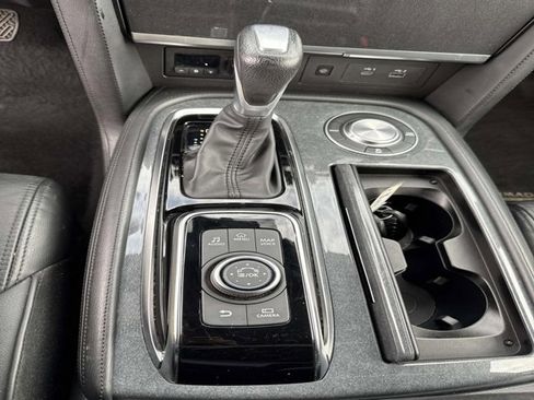 Used 2023 Nissan Armada SL w/ Midnight Edition Package image 30