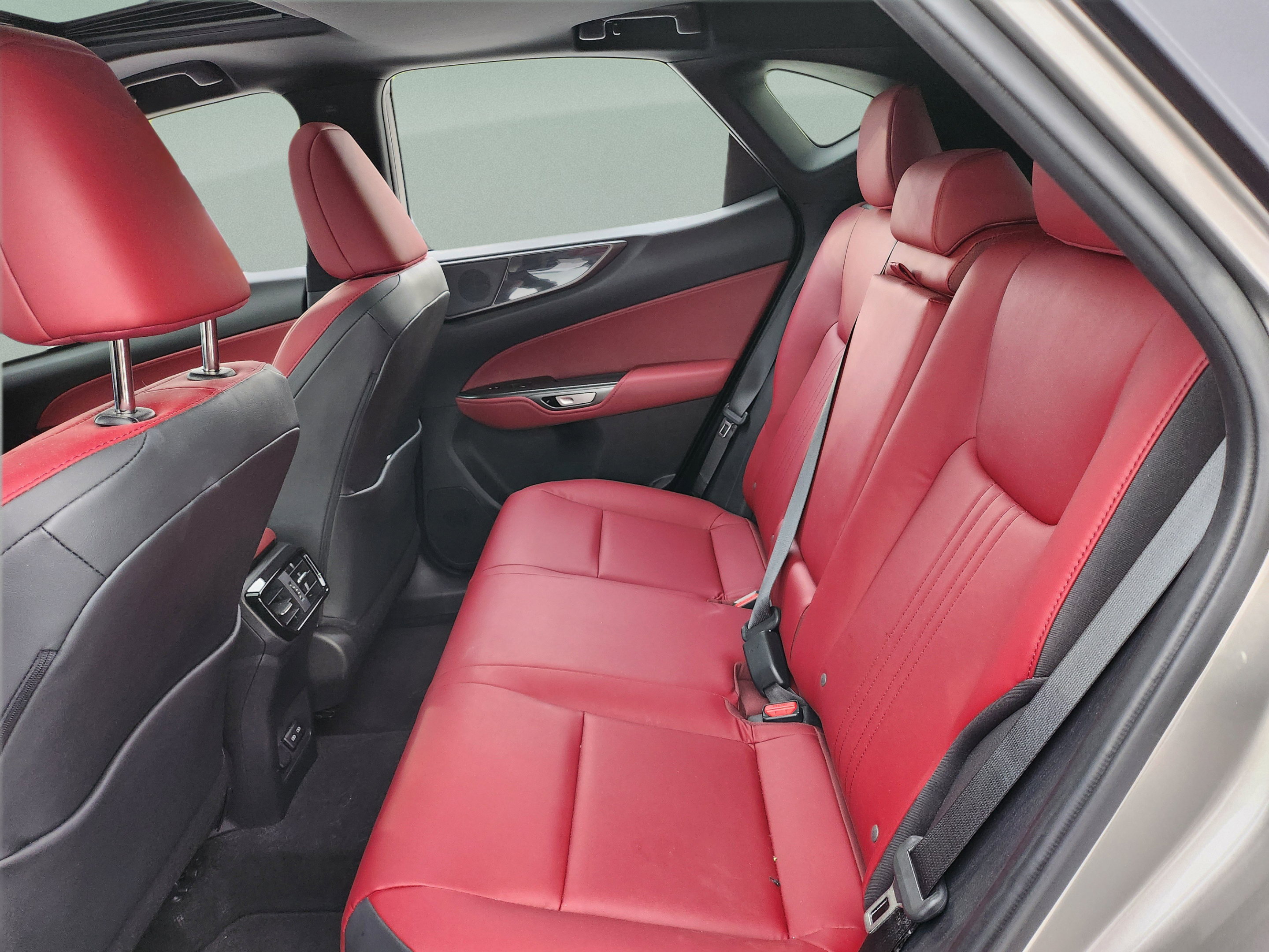 Used 2025 Lexus NX 250 FWD w/ Accessory Package (2T) image 18