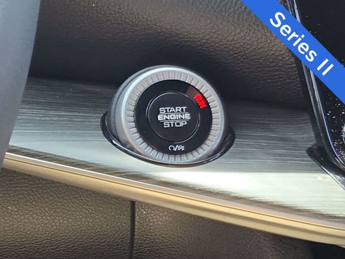 Used 2024 Jeep Wagoneer Series II AWD/4WD image 24