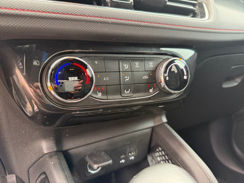 Used 2025 Chevrolet TrailBlazer RS w/ Driver Confidence Package FWD image 19