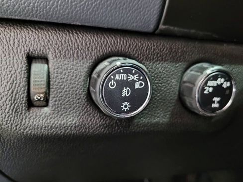 Used 2018 Chevrolet Colorado Z71 image 37