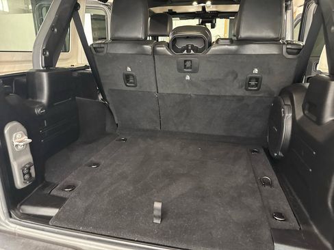 Used 2022 Jeep Wrangler Unlimited Rubicon w/ Xtreme Recon 35" Tire Package AWD/4WD image 47