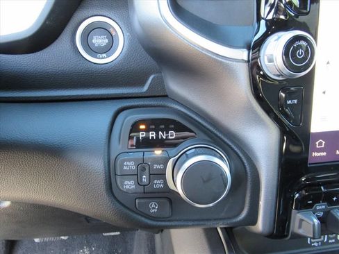 New 2026 RAM 1500 Big Horn AWD/4WD image 24