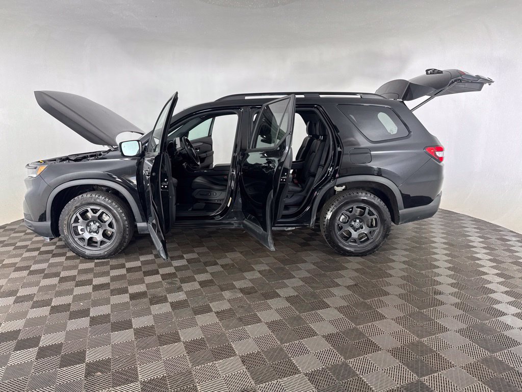 Used 2024 Honda Pilot TrailSport image 14