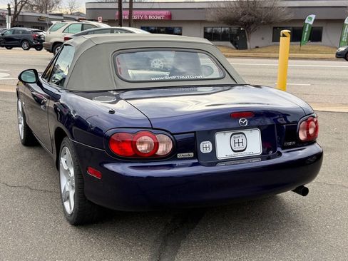 Used 2003 MAZDA MX-5 Miata SE image 15