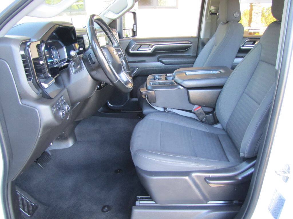 Used 2024 Chevrolet Silverado 2500 LT AWD/4WD image 19