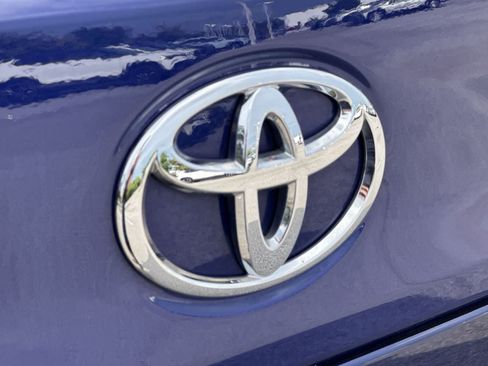 Used 2025 Toyota Corolla Cross XLE FWD image 18