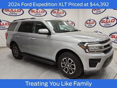 Used 2024 Ford Expedition XLT image 1