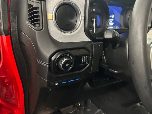 Used 2025 Jeep Wrangler Unlimited Sahara w/ Safety Group AWD/4WD image 12