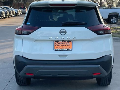 Used 2023 Nissan Rogue S image 6