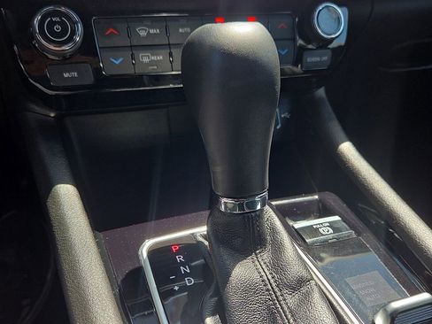 Used 2025 Jeep Compass Limited AWD/4WD image 17
