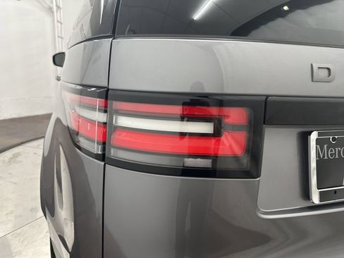 Used 2020 Land Rover Discovery HSE image 31