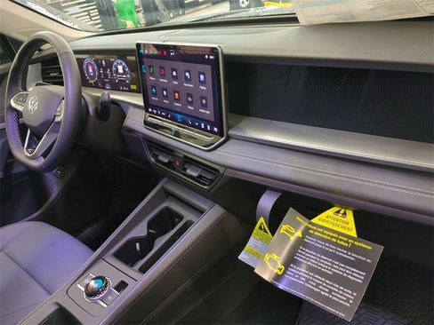 New 2026 Volkswagen Tiguan SE image 35